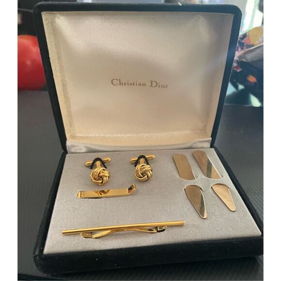 Vintage CHRISTIAN DIOR Gold Plated Knot Cufflinks Tie Tack Collar Bar Set New - Picture 2 of 4
